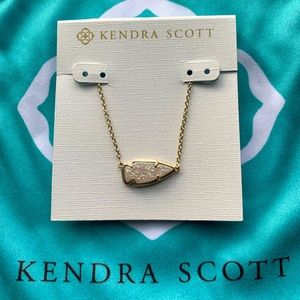 Kendra Scott Skylar Gold Pendant Necklace in Opal